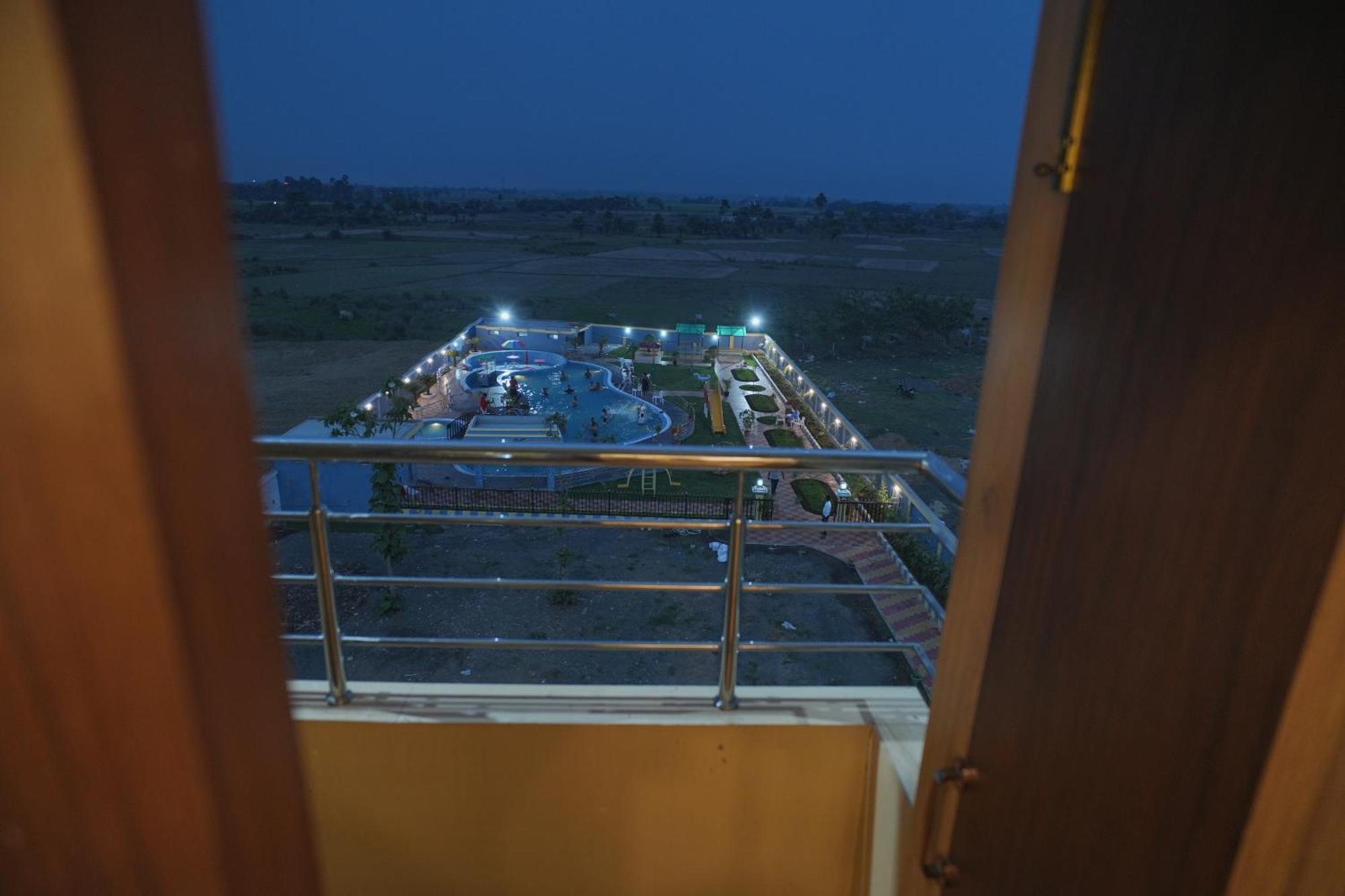 Hotel Aarohi 塔拉皮斯 外观 照片